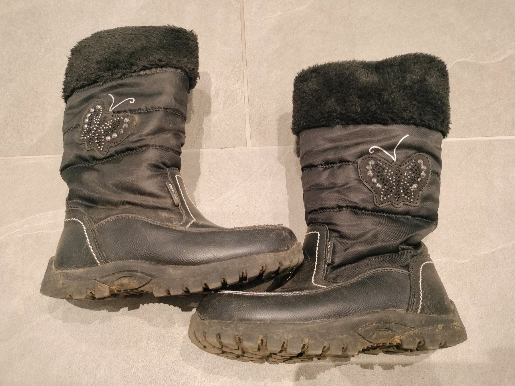 Scarpe per ragazze: Winderstiefel Mädchen Grösse EU 29 – Usato da Neftenbach venduto da TheKringel 1