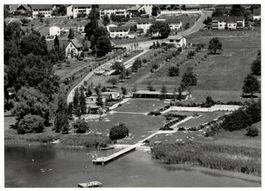 Pfäffikon ZH, Flugaufnahme vom Strandbad (1), um 1950