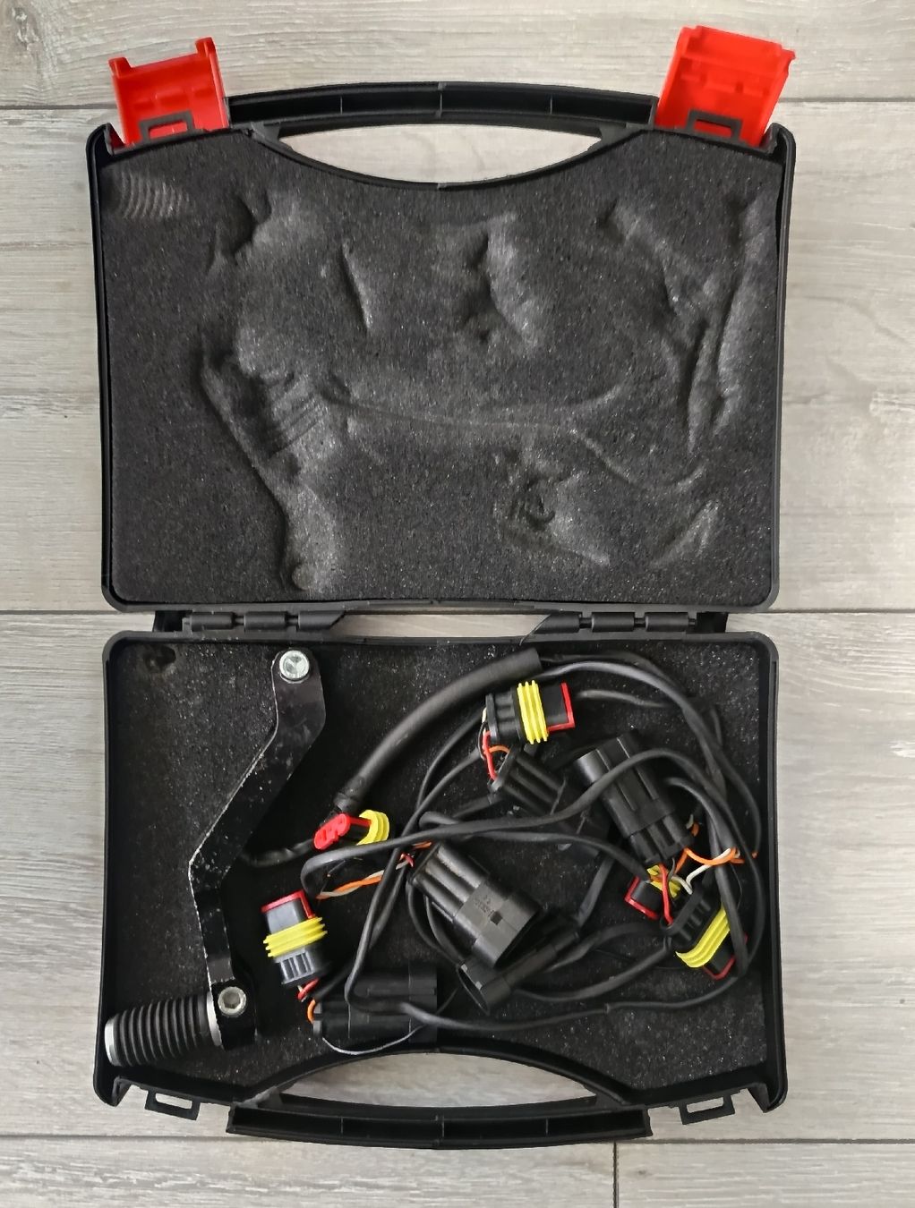 Aprilia Tutti i ricambio per moto: Aprilia RSV4 - HM Quickshifter Kabelsatz / Adapter – Usato da Kreuzlingen venduto da nic_cl6f 1