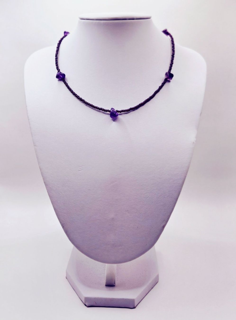 Ketten: Damenhalskette mit Amethyst-Steinen Lila/Violet – Neu und originalverpackt aus Thalwil von Seasons-Schmuck 3