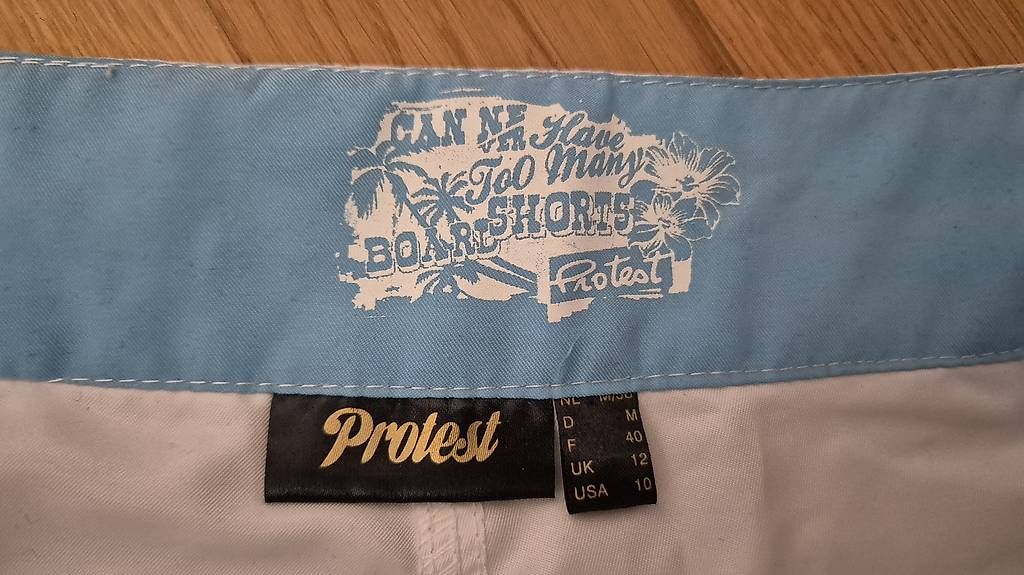 Badehosen: Surf- Badeshorts Protest – Neu und originalverpackt aus Zuerich von Goldfisch737 1