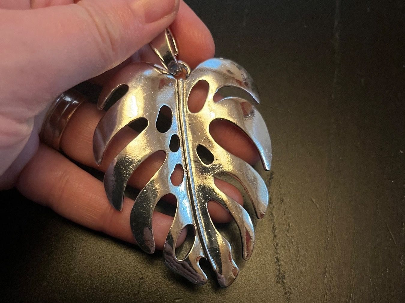 Anhänger: Amulett/ Anhänger Monstera Blatt – Neu (gemäss Beschreibung) aus Gams von Mariawicca 2