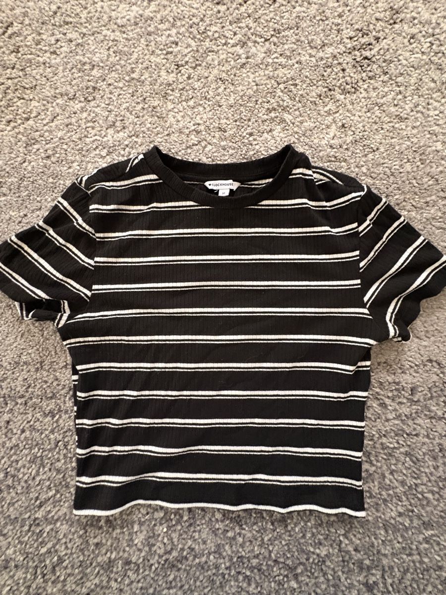 Lotti & Set di vestiti: Lots de 5 hauts fille – Usato da Farvagny-le-Grand venduto da Nayanis 8
