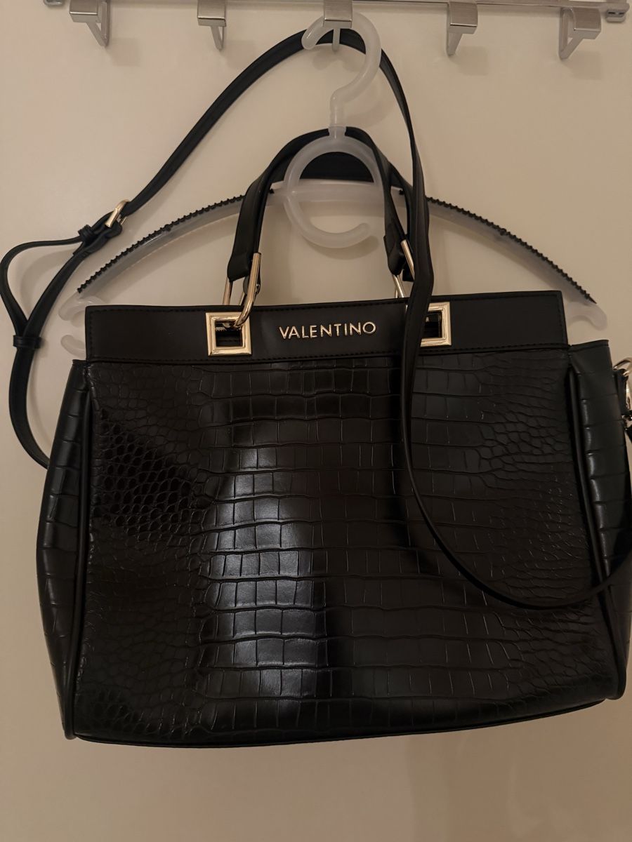 Taschen: Schwarze Valentino Tasche – Neu (gemäss Beschreibung) aus Thierachern von due_ls6w