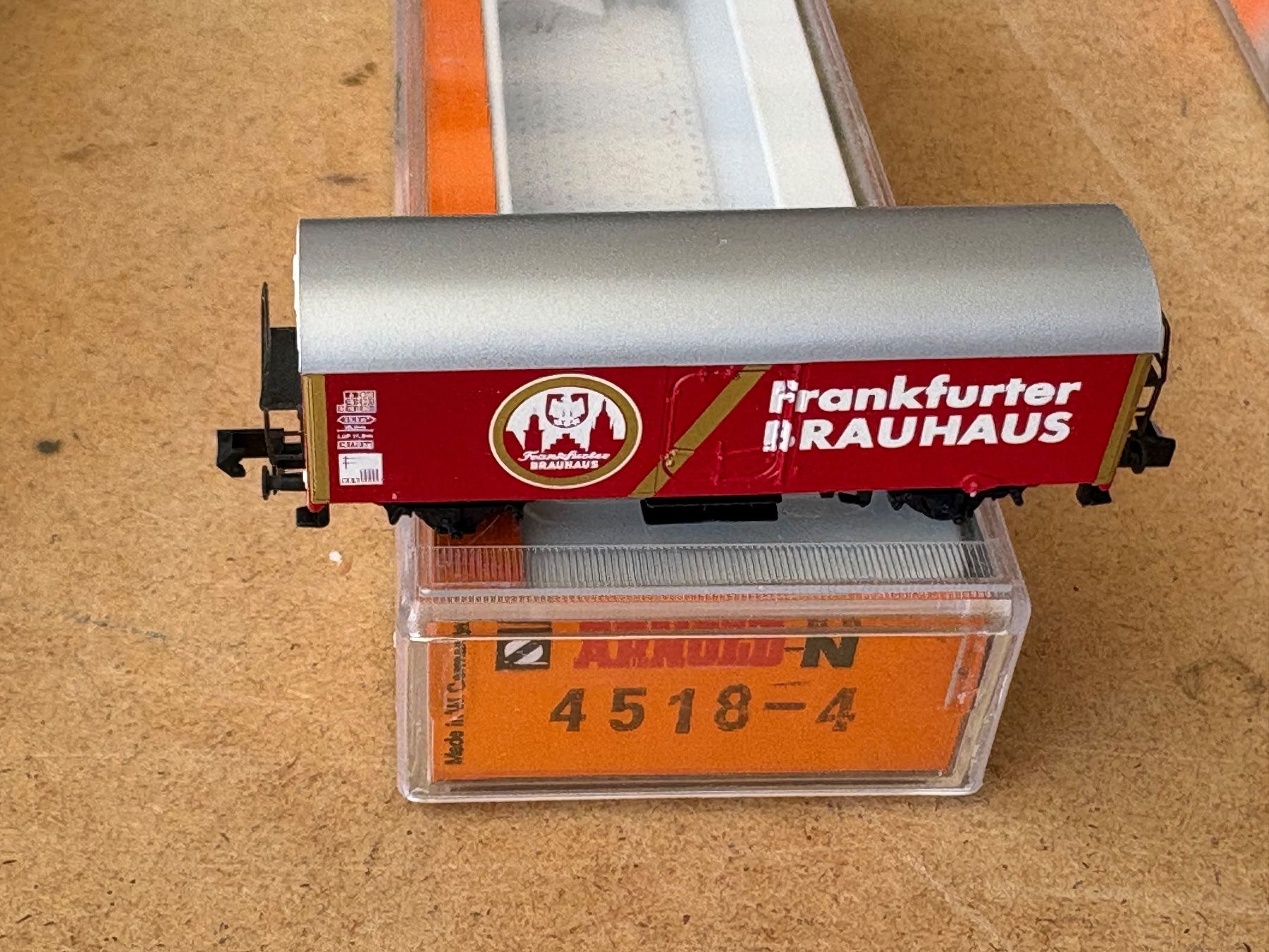 Arnold Modellini di ferrovie: Arnold 4518-4 Guterwagen Bier – Nuovo (secondo la descrizione) da Hauterive NE venduto da eriamch