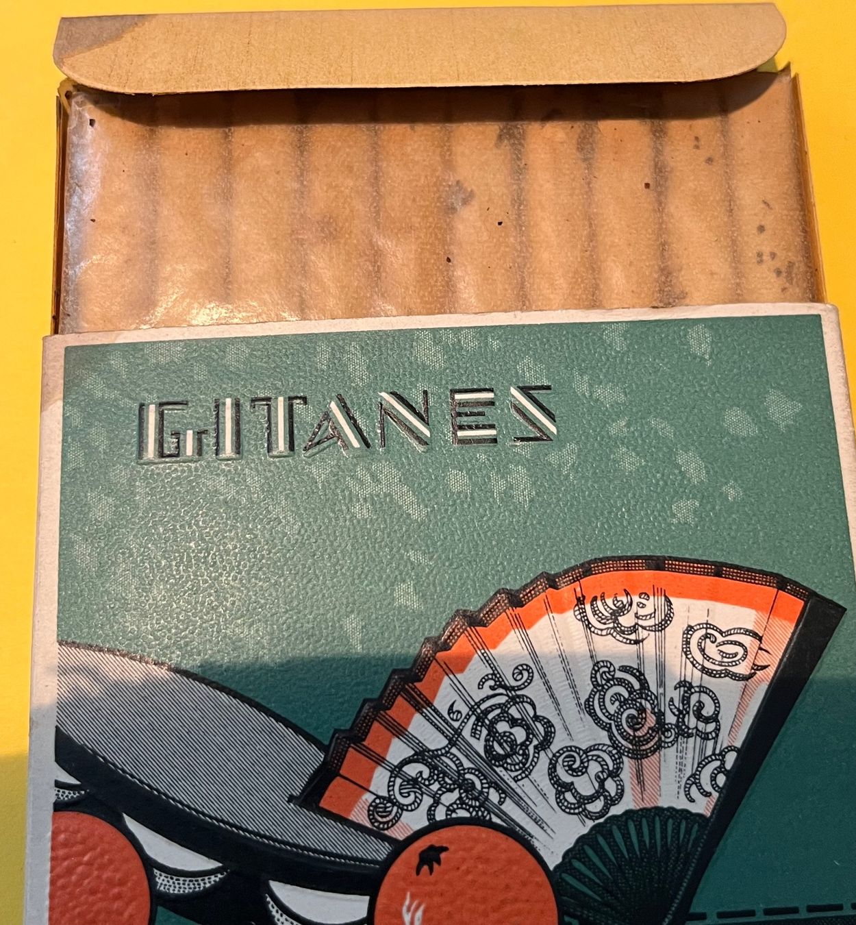 Altro in Decorazioni & Accessori: GITANES Zigarettenschachtel Karton gefüllt – Usato da Utzenstorf venduto da bjse 5