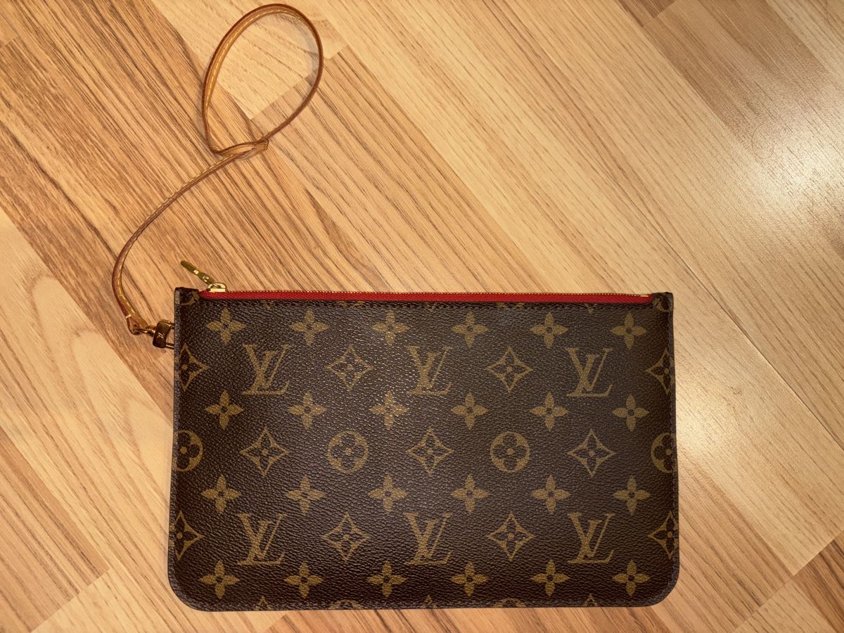 Louis Vuitton Custodie per cosmetici: Louis Vuitton Pochette Neverfull unbenutzt – Nuovo (secondo la descrizione) da Heiden venduto da anxab