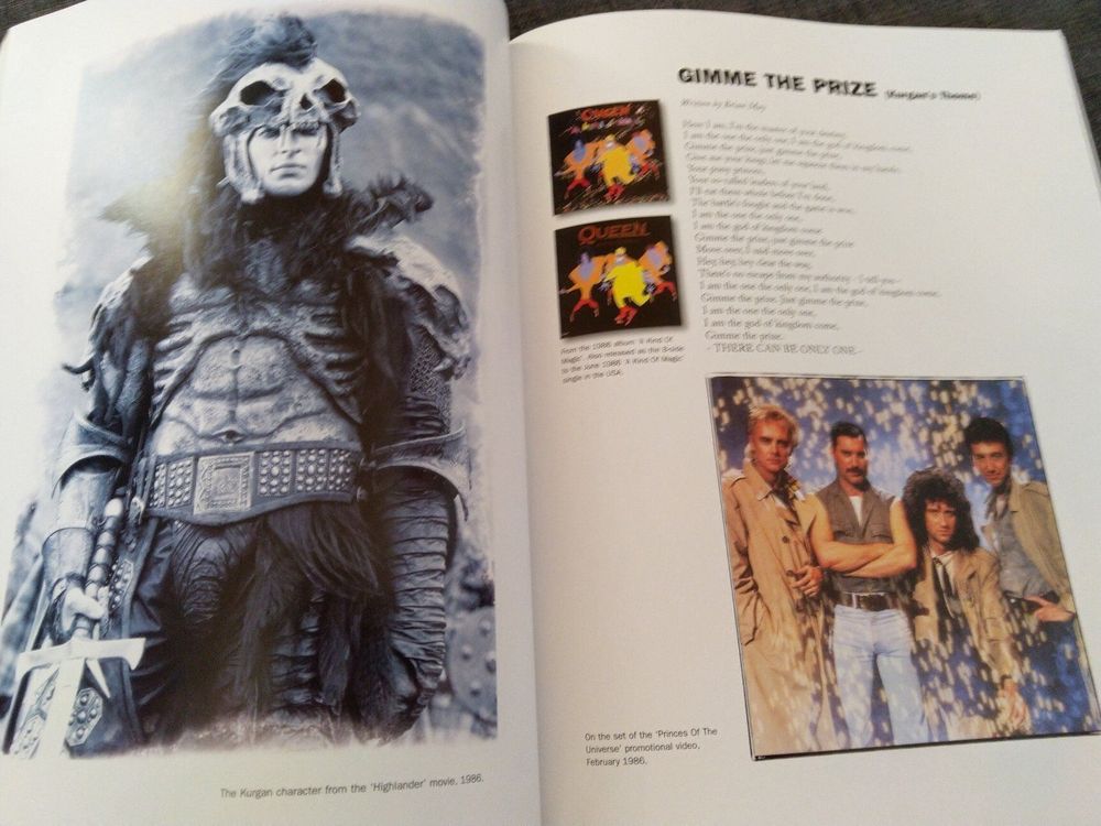 Queen: The Complete Illustrated Lyrics. : Queen: : Livres