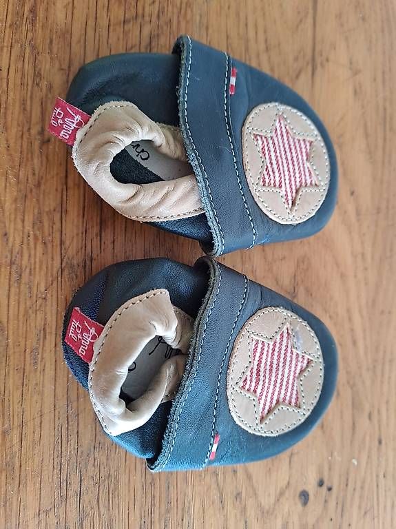 Scarpe per ragazzi: kleine Lederfinkli neu – Usato da Liestal venduto da daspi01