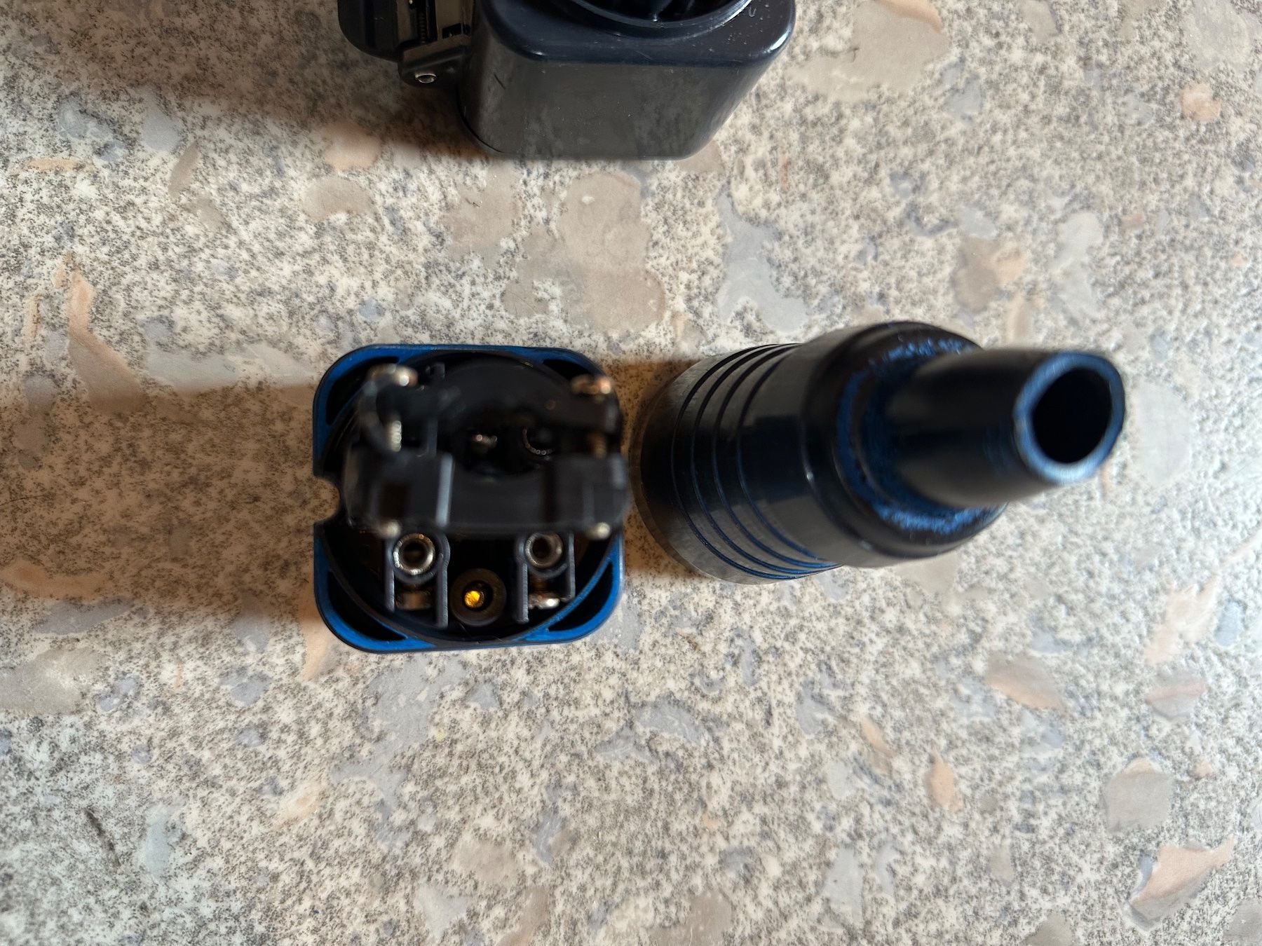 Spine: Stecker und Kupplung  J15 5 polig – Usato da Huttwil venduto da Bolpa 6