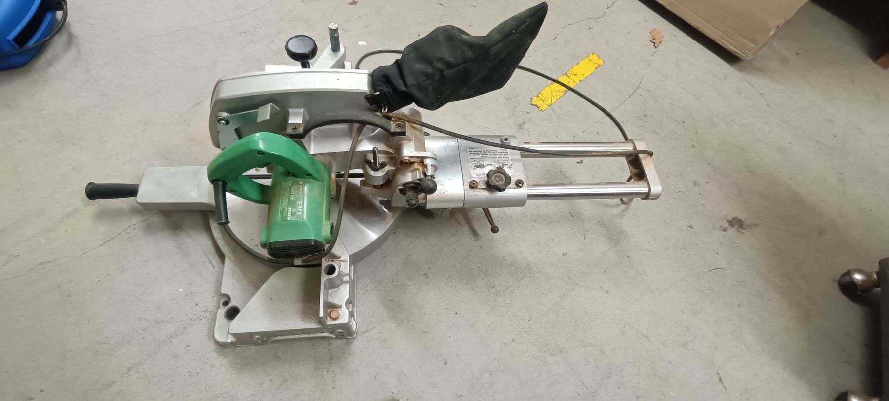 Hitachi Seghe: Hitachi Kapp- und Gehrungssäge C8FS – Usato da Pfäffikon ZH venduto da K-V-M 3