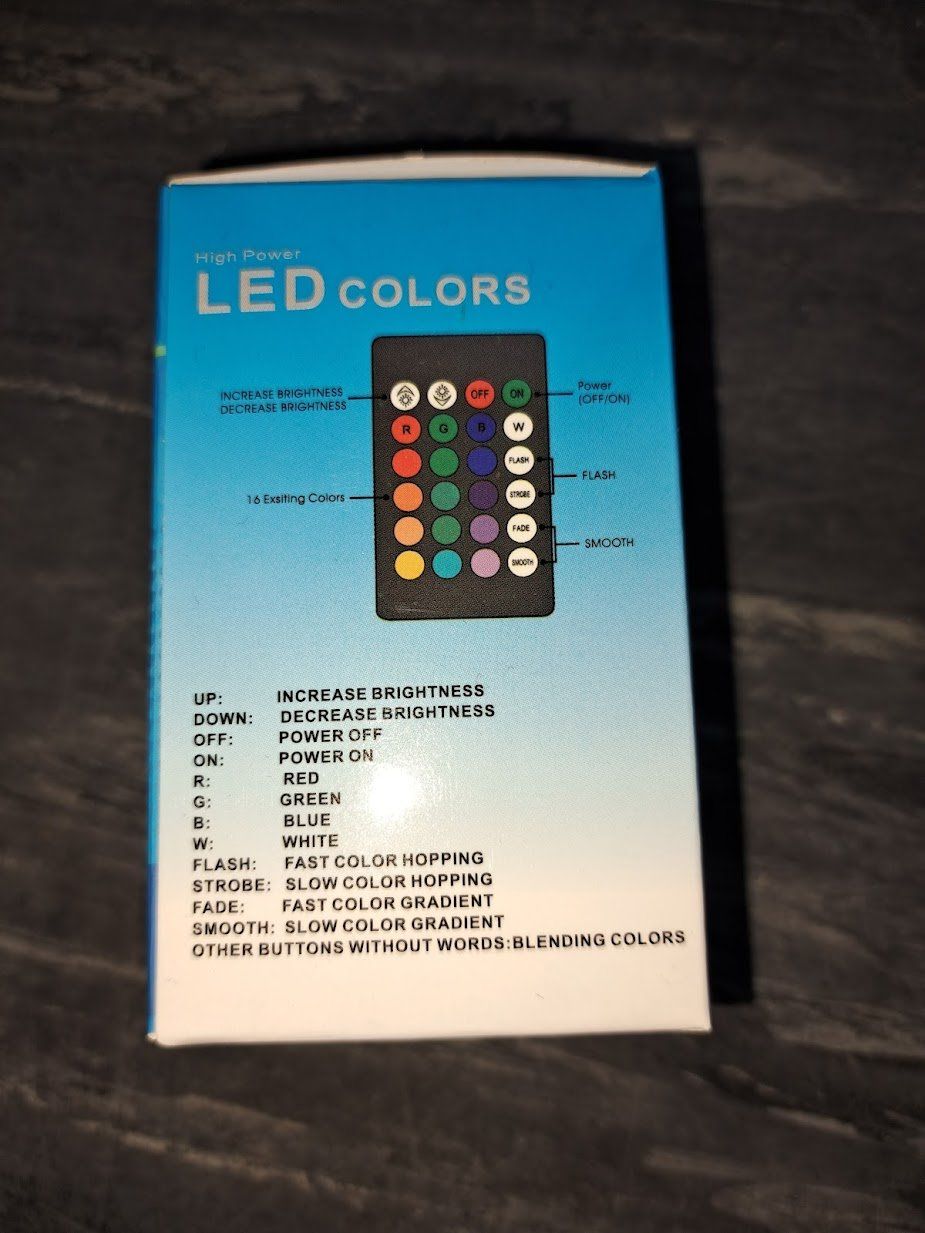Lampes: LED COLORS Lampe GU10 – Neuf (Voir description) à Sargans par Bomp 2