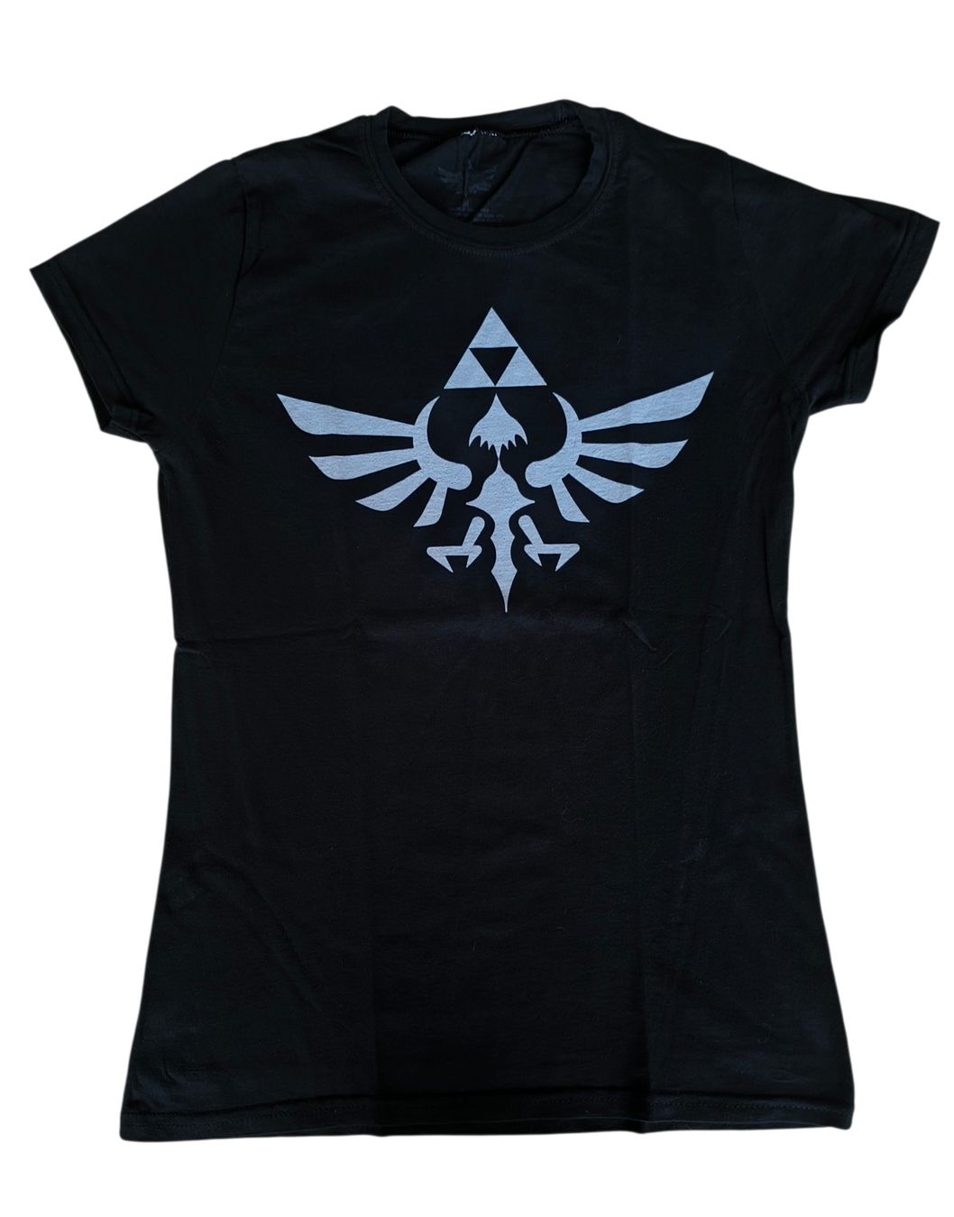 T-shirt: Schwarzes T-Shirt mit Zelda Emblem – Usato da Gettnau venduto da Immortal_