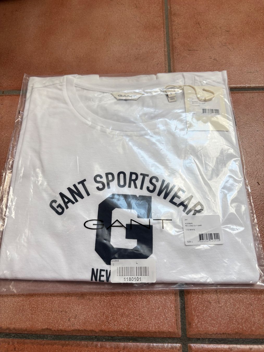 Gant T-shirt: Maglietta Gant – Nuovo e nell'imballaggio originale da Davesco soragno venduto da Gaby230