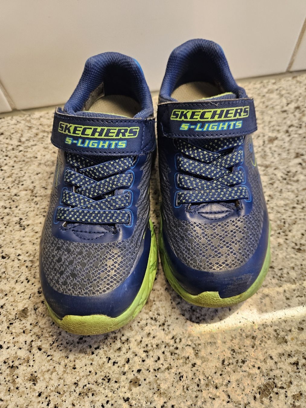 Skechers Scarpe per ragazzi: Kinderschuhe gr. 29 – Usato da Ennenda venduto da eel_ts7s