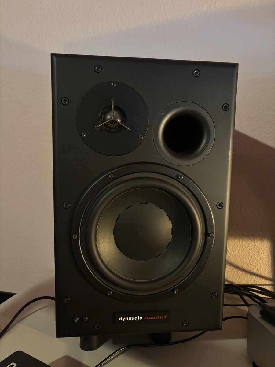 Dynaudio Haut-parleurs: Dynaudio BM15A + IsoAcoustics Stative | Studio-Legende – D'occasion à Zürich par rad_9b9q
