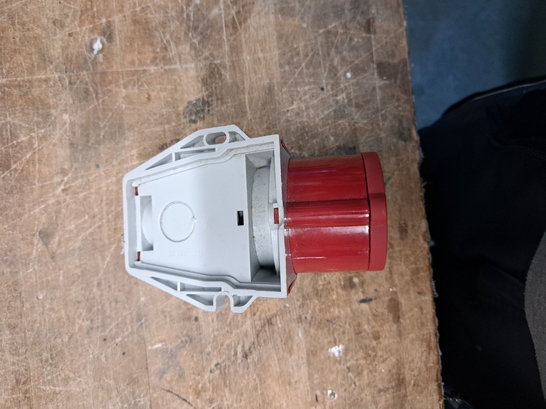 Fiches d'alim.: Bals Wandsteckdose 400V 16-6h – Neuf (Voir description) à Tegerfelden par Spick67 1