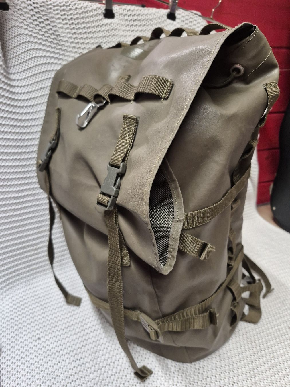 Schweizer Armee Zaini: Schweizer Armee Militär Kampfrucksack 90 – Usato da Merligen venduto da muss_haben 2