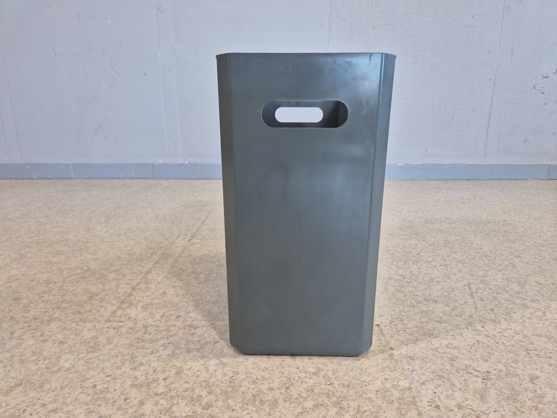 Poubelles: O.Collection Waste Basket Abfallkorb Behälter – D'occasion à Nottwil par Wondewa-Shop 6