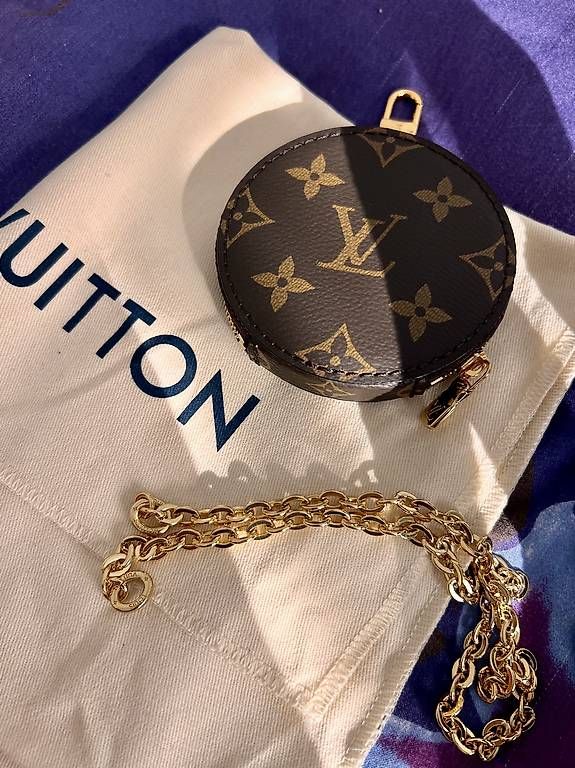 Taschen für Damen: Louis Vuitton Multi Pochette Accessoires  – Neu und originalverpackt aus Pratteln von Luxus.Fee 2