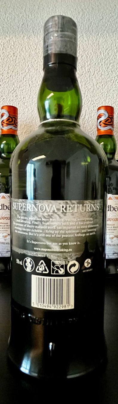 Ardbeg Bevande alcoliche: Ardbeg Supernova 2010-2019 & Hypernova 2022 Set – Nuovo (secondo la descrizione) da Niederhünigen venduto da swissdram 4