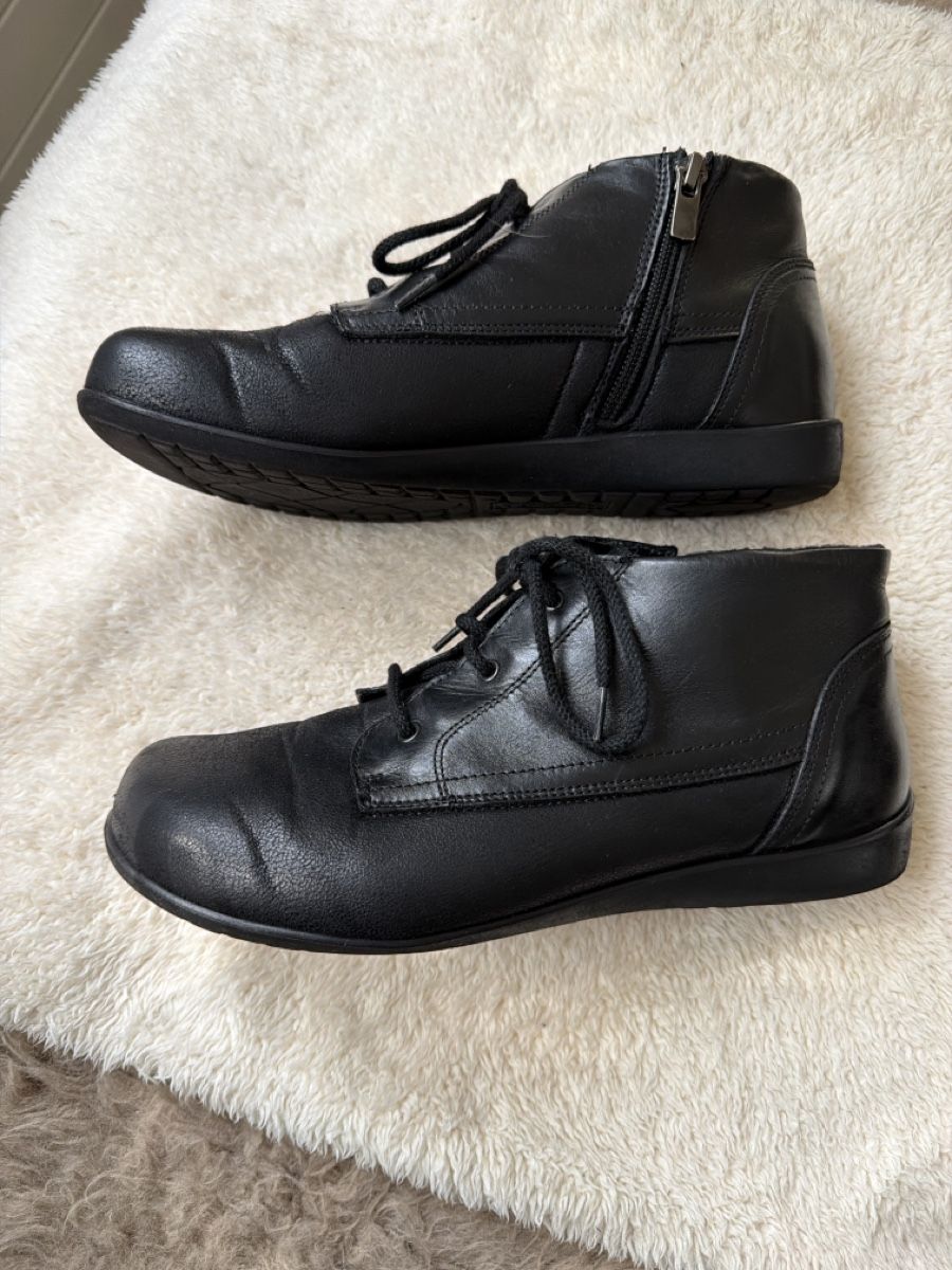 Helvesko Damenschuhe: Helvesko Stiefeletten – Gebraucht aus Birr von Mide 1