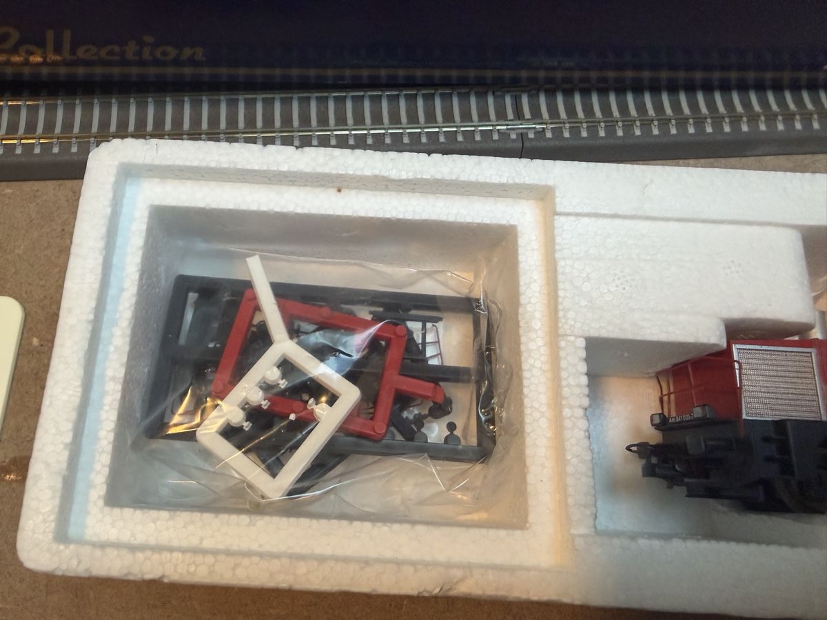 Lima Modelleisenbahnen: Lima Collection Am 841 003-7 AC  – Neu (gemäss Beschreibung) aus Bercher von Dispo0 4