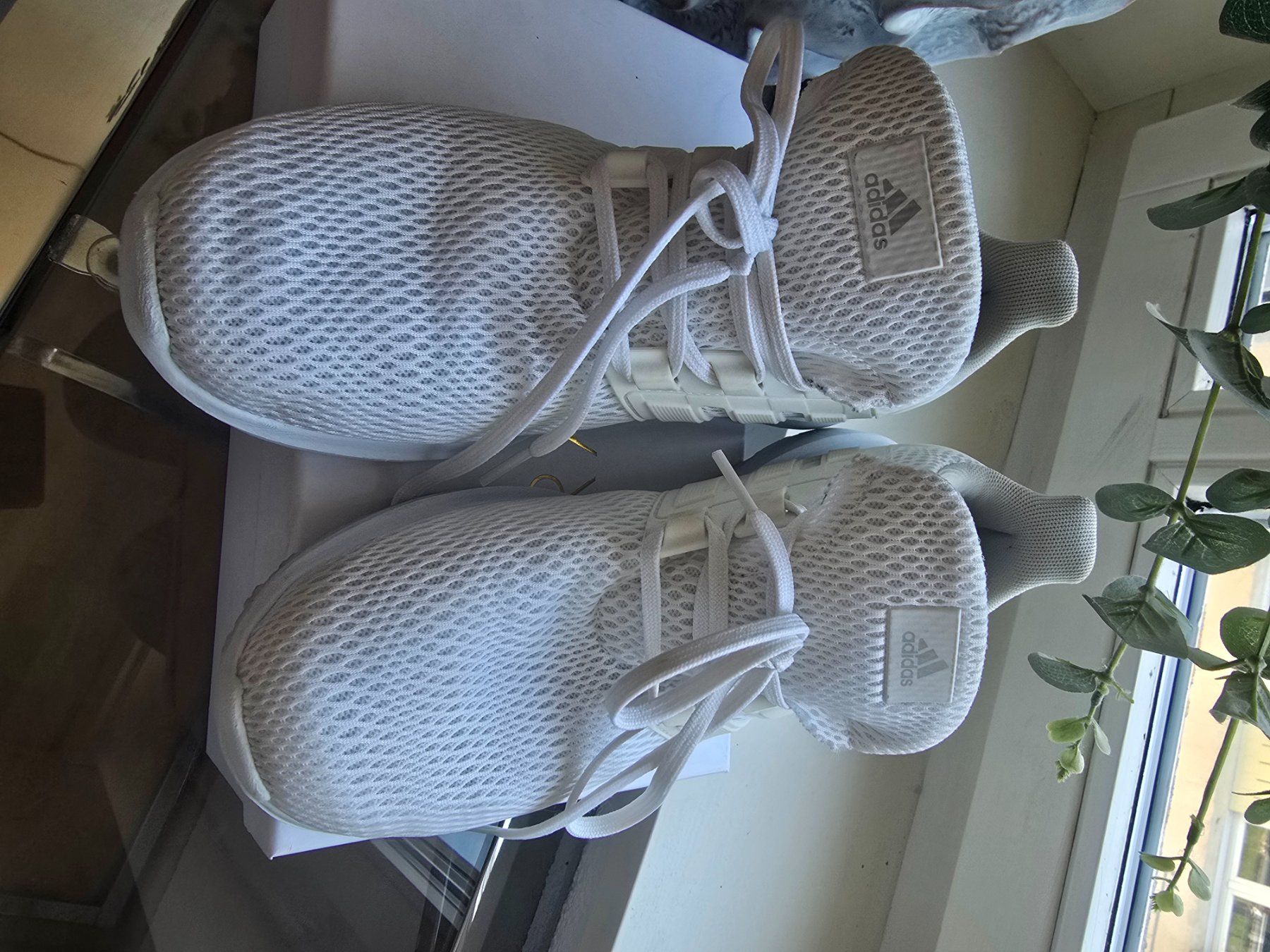 Chaussures femmes: Adidas Schuhe – D'occasion à Scherzingen par Jenny_t