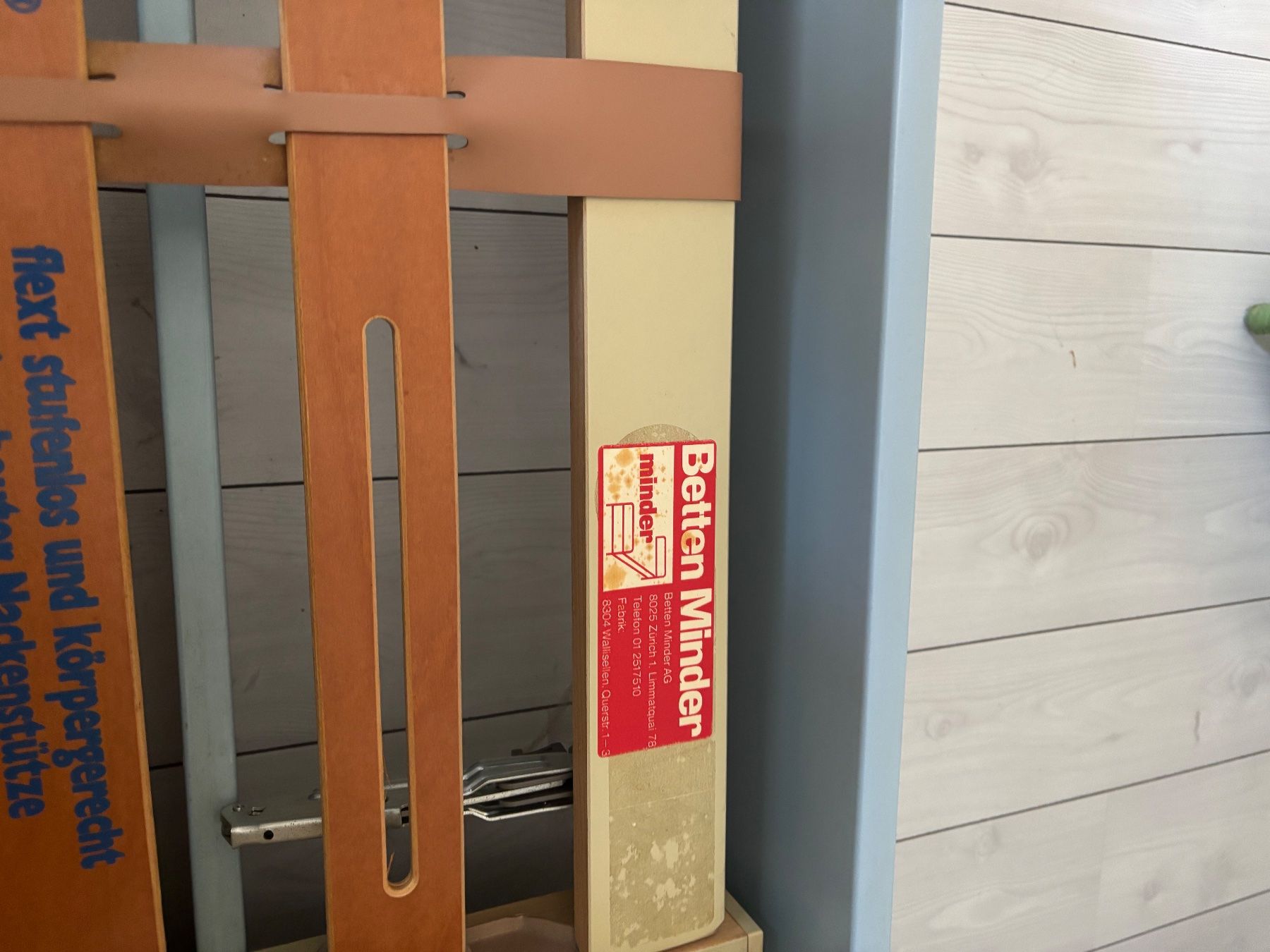 Lits: Bettgestell mit Lattenrost "Minder" 90x200cm, hellblau, t... – D'occasion à Windlach par est_s7xg 2