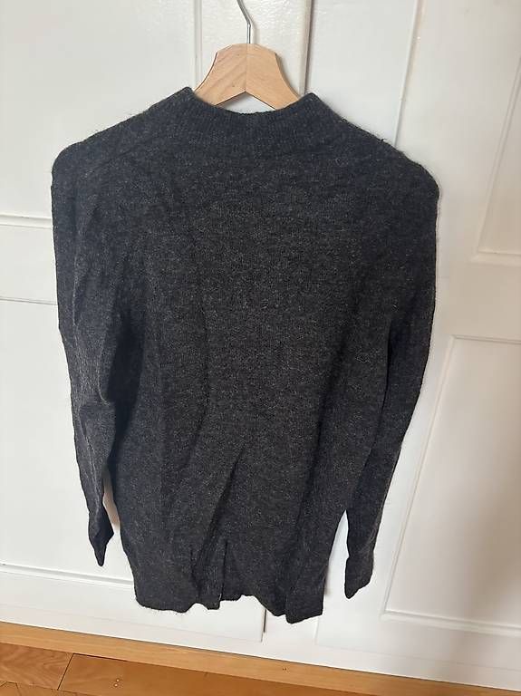 Robes: ARKET Oversized Pullover / Pulloverkleid aus Merino – D'occasion à Bern par saeruhb 2