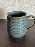 Handgemachte Steinzeug Tasse, blau-grau, für gemütliche Tage