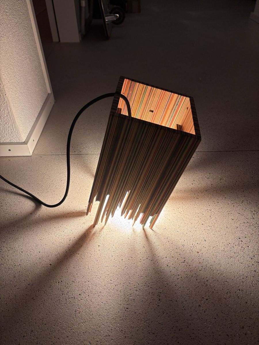 Lampen: Designerlampe aus alten Skateboards – Gebraucht aus Zürich von aronaron 1