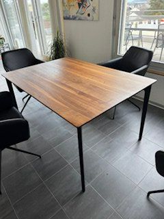 Seetal Tische: Esstisch Nussbaum massiv 140x98cm – Gebraucht aus Gerlafingen von Moonliner2018 1