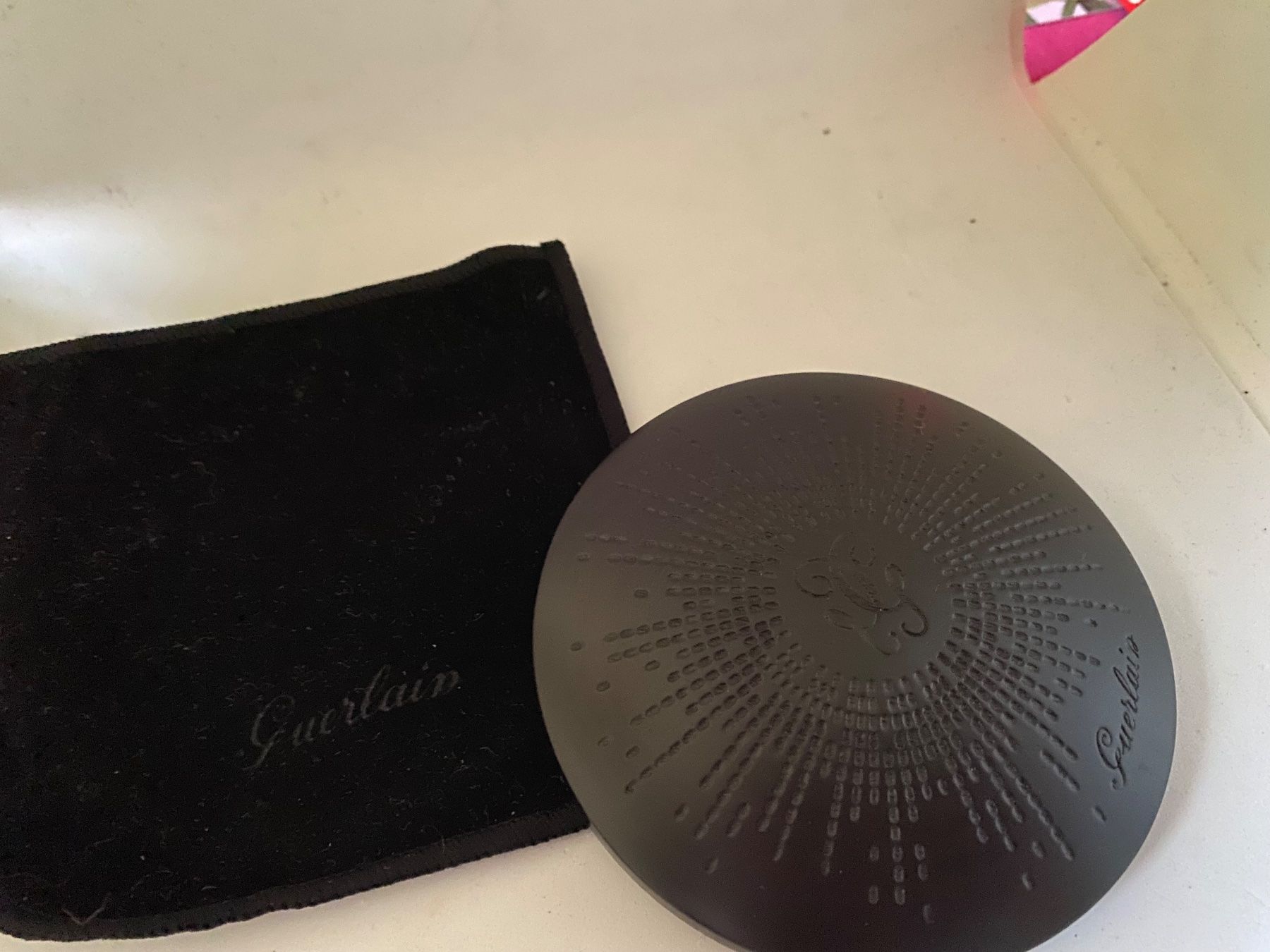 Guerlain Specchi: Miroir Guerlain dans étui velours noir – Nuovo e nell'imballaggio originale da Bouveret venduto da wes_7zll