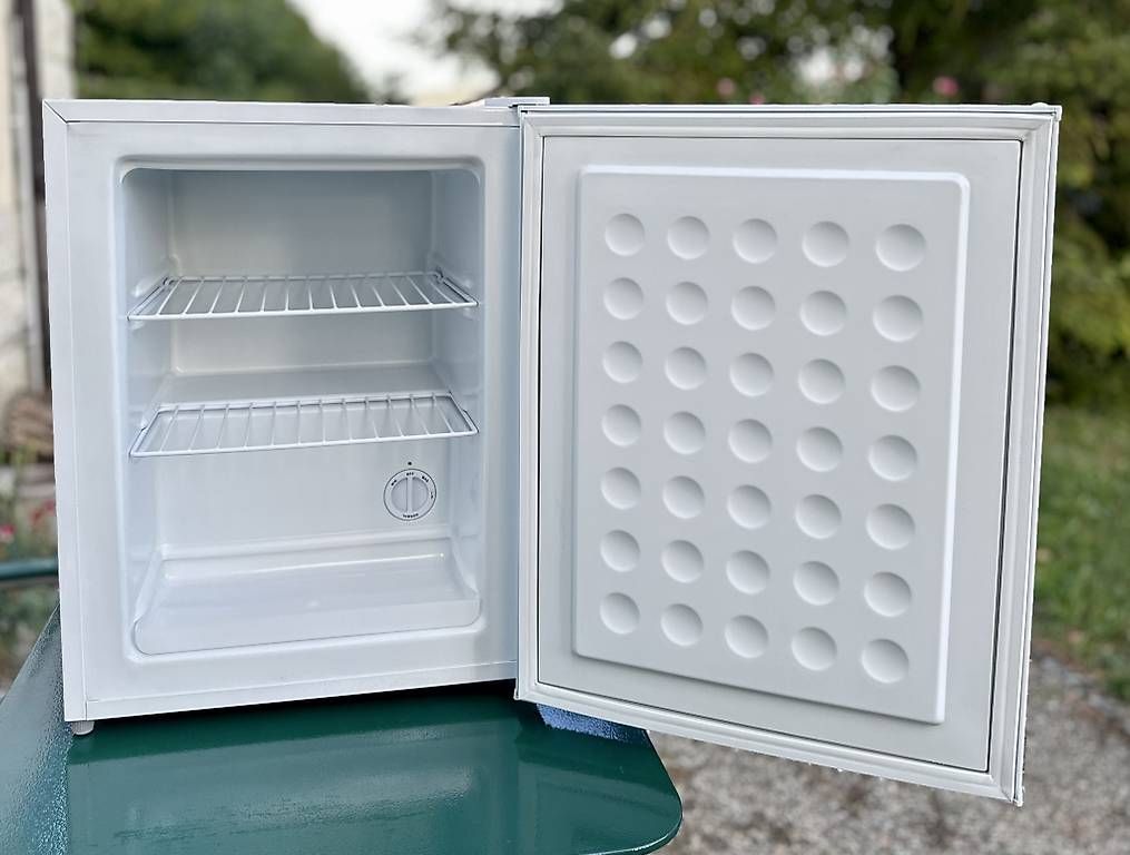 Congelatori: Minigefrierschrank Fa. Kibernetik TK 60L – Usato da Stein am Rhein venduto da aju_gr6w