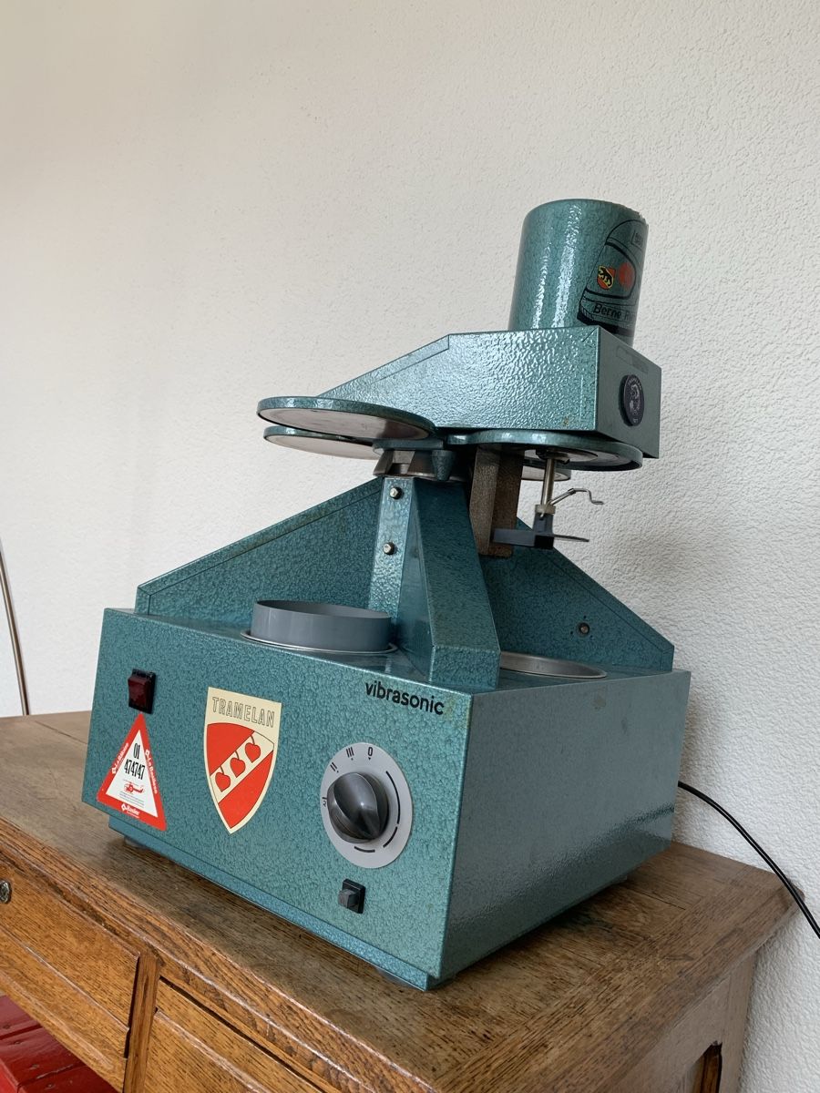 Bergeon Alle Werkzeuge: Machine Vibrasonic automatique BERGEON ELMA horloger – Gebraucht aus St-Imier von gui_6b6f 2
