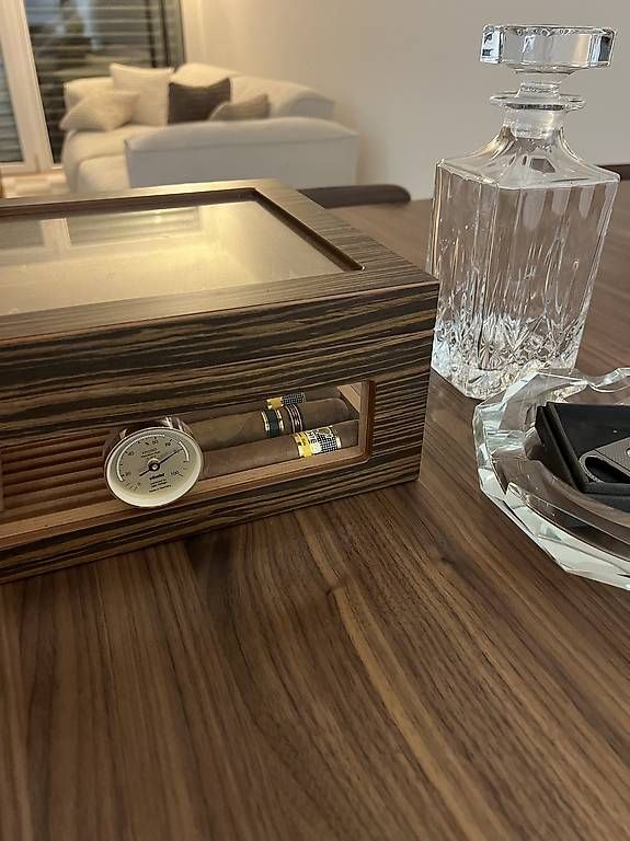 Humidore: Humidor mit Zigarrenschneider, Aschenbecher und Karaffe – Gebraucht aus Amriswil von nikitak 2