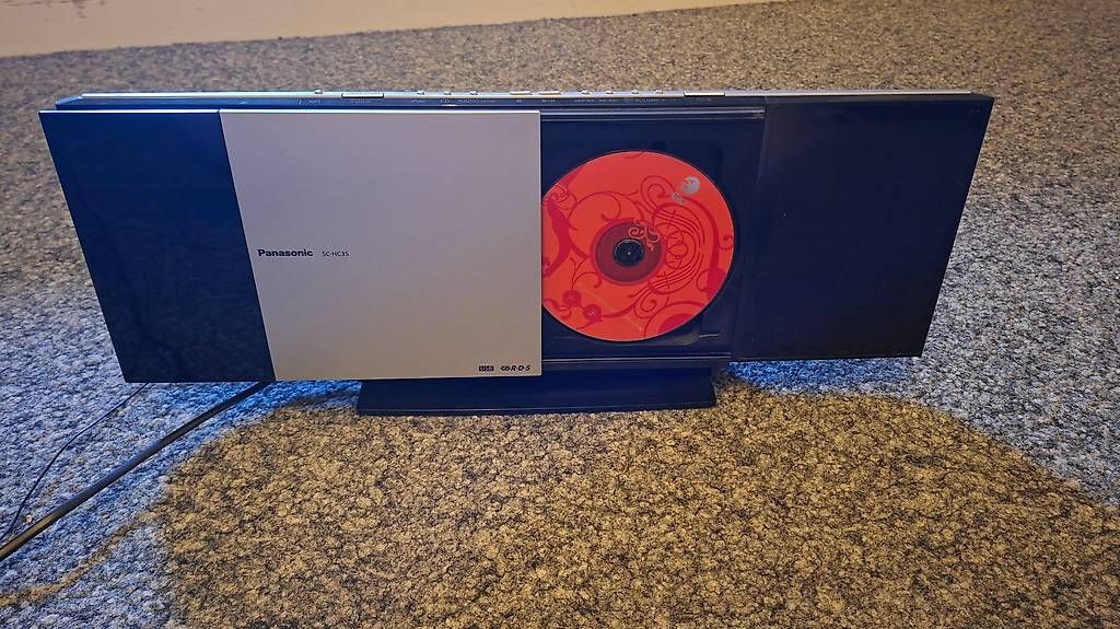 Multimediaplayer & Streamer: Panasonic SC-HC35 CD-Player / Radiowecker – Gebraucht aus Zofingen von ms_leading 1