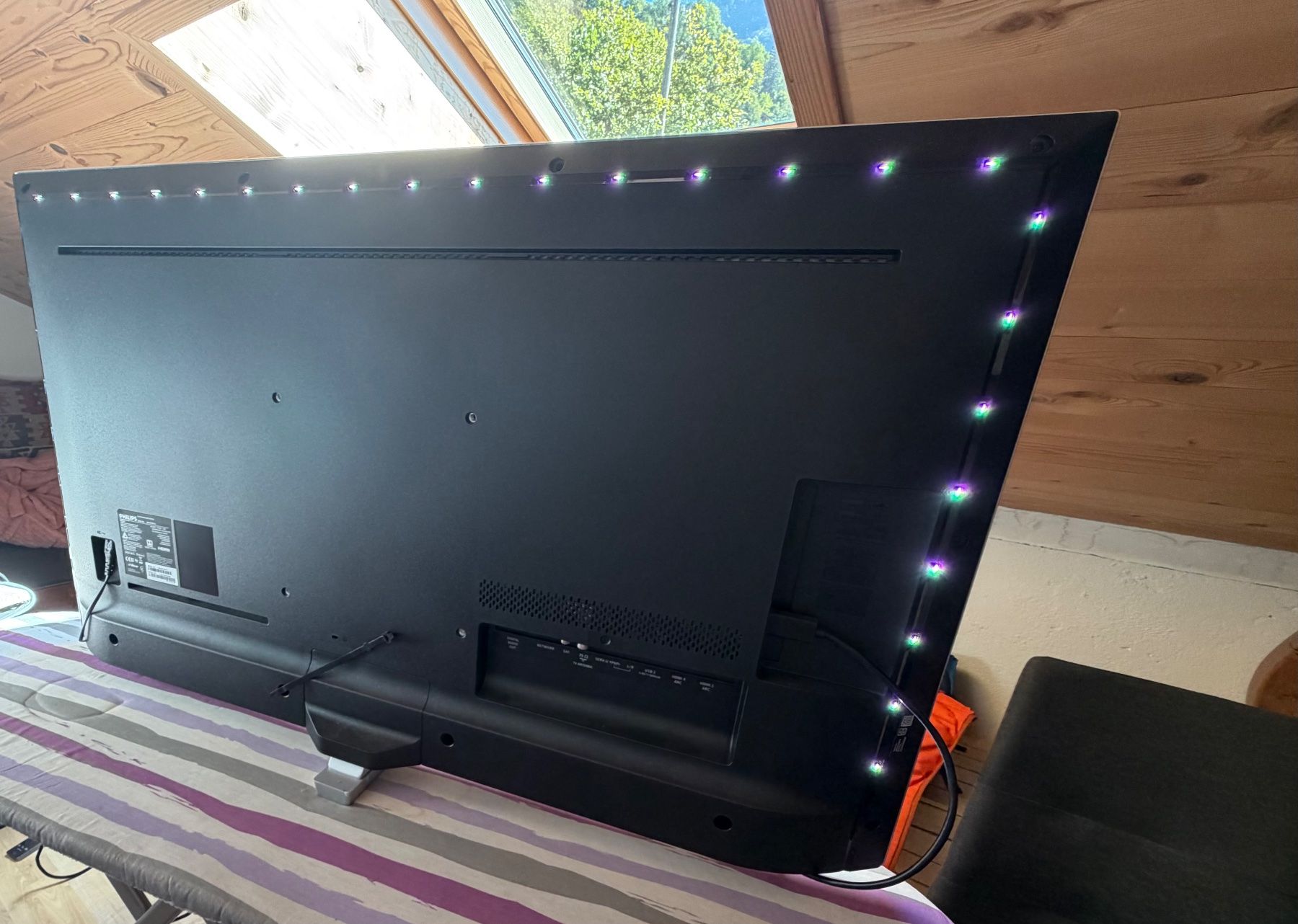 Philips Televisori: Téléviseur Philips 43" 4K Ambilight – Android TV – Usato da Territet venduto da Isabelle030 1