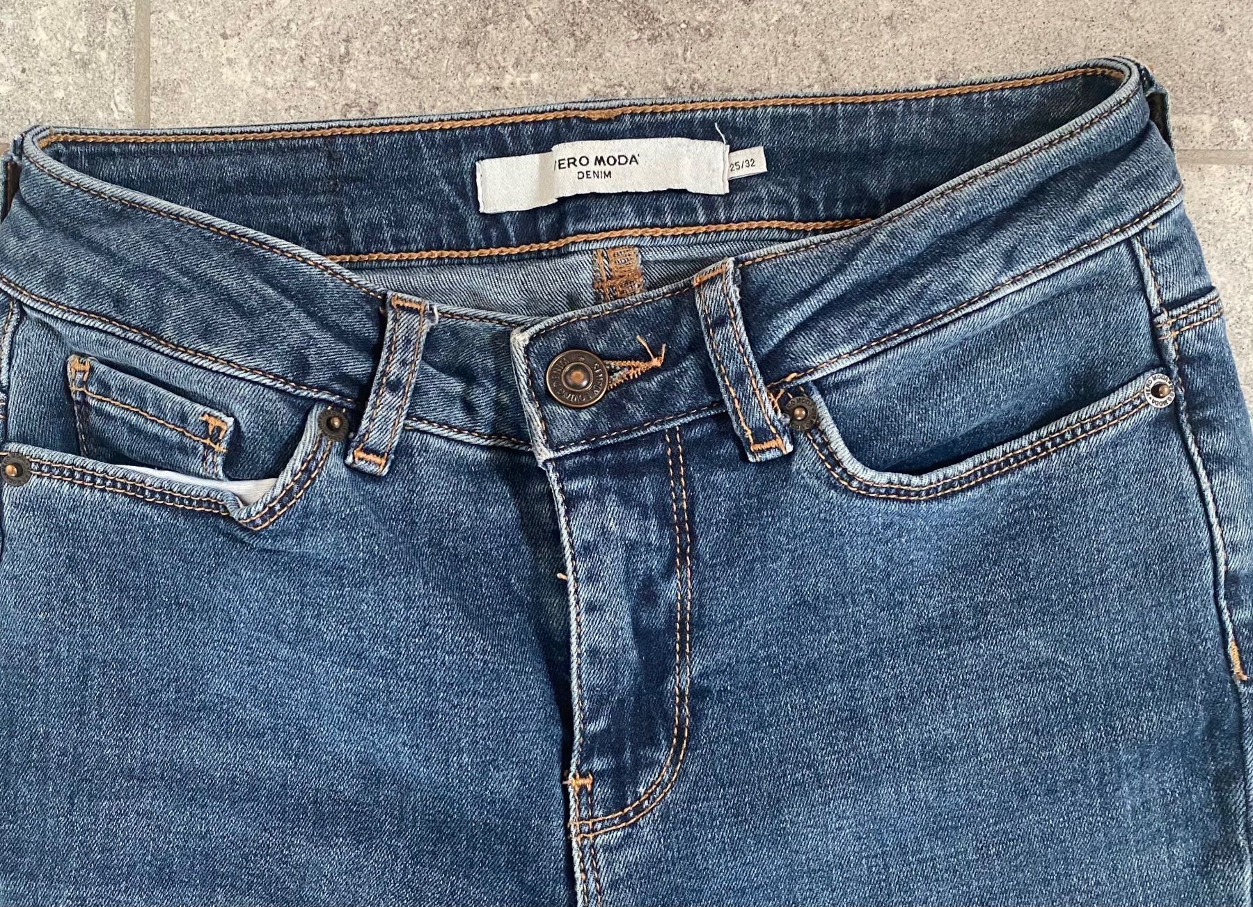 Vero Moda Jeans: Jeans Highwaist blau – Usato da Möhlin venduto da eny_lsk7 1