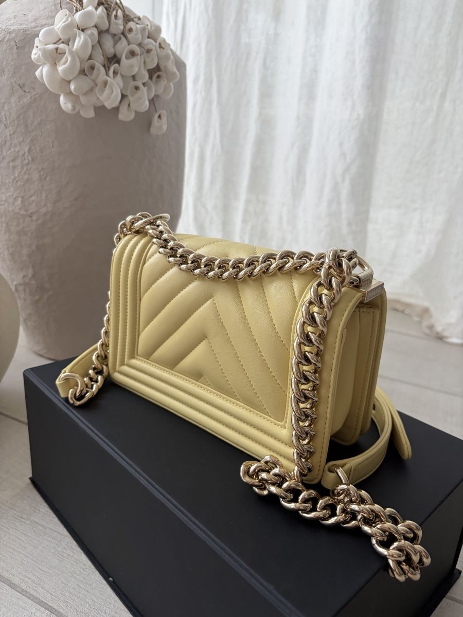 Chanel Borse da donna: Chanel le Boy Mini Chevron jaune tendre  – Usato da Port venduto da Flaconoir 3