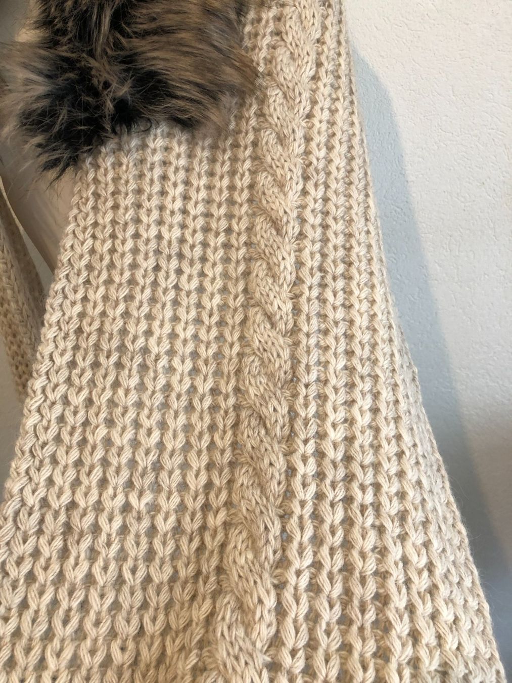 Foulard & Sciarpe: Einzigartiger Schal Strickschal aus Wolle mit Bommeln – Usato da Berg am Irchel venduto da Zweiti_Chance 2