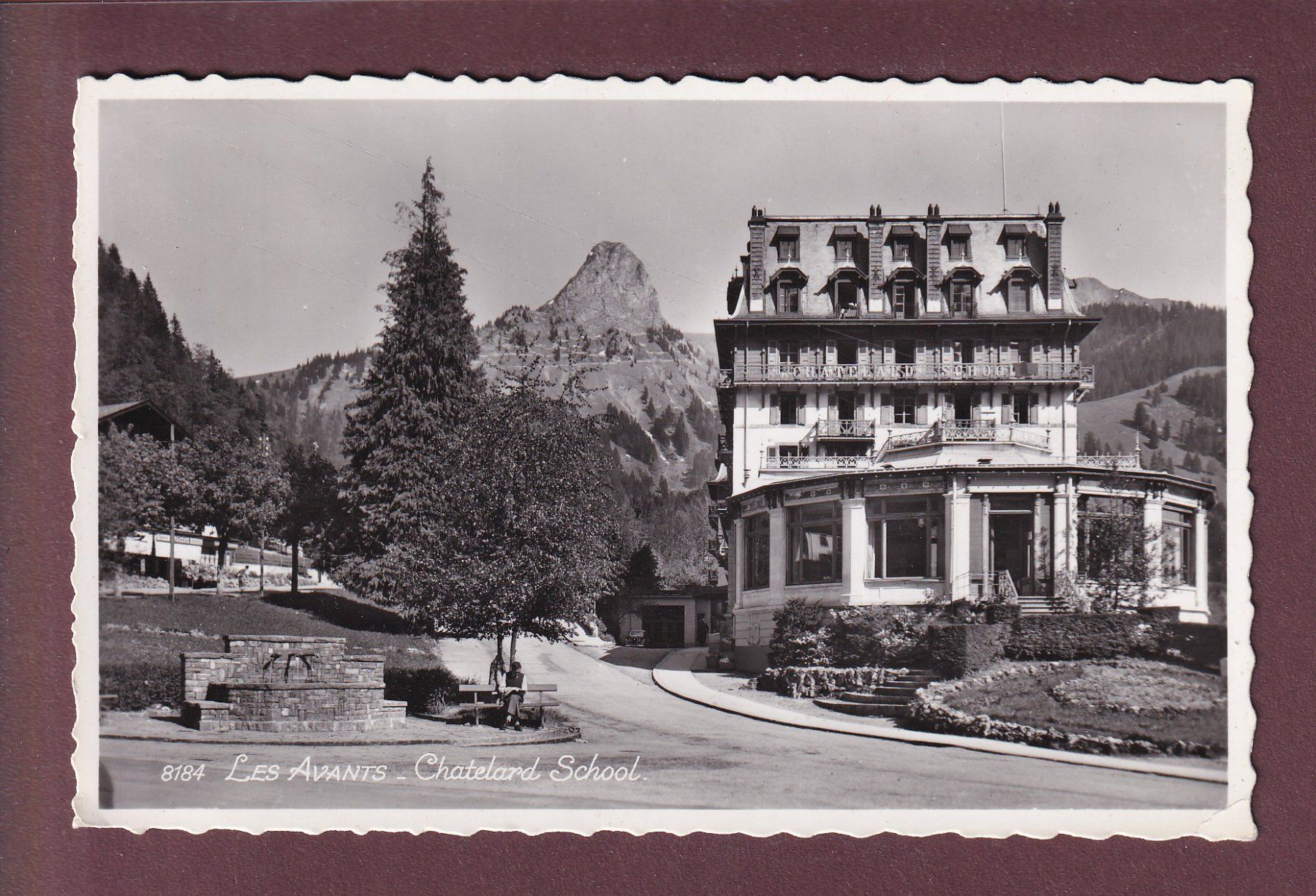 Cartoline postali: LES AVANTS - Chatelard School - 1955 – Usato da Pully venduto da nicecards