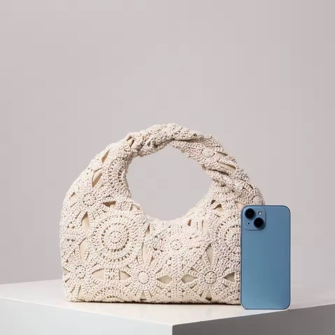 Borse da donna: Handgemachte Häkeltasche Sommer-Chic – Nuovo e nell'imballaggio originale da Kloten venduto da swarovski16 1