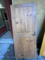 Alte Holztüre, gebrauchter Zustand