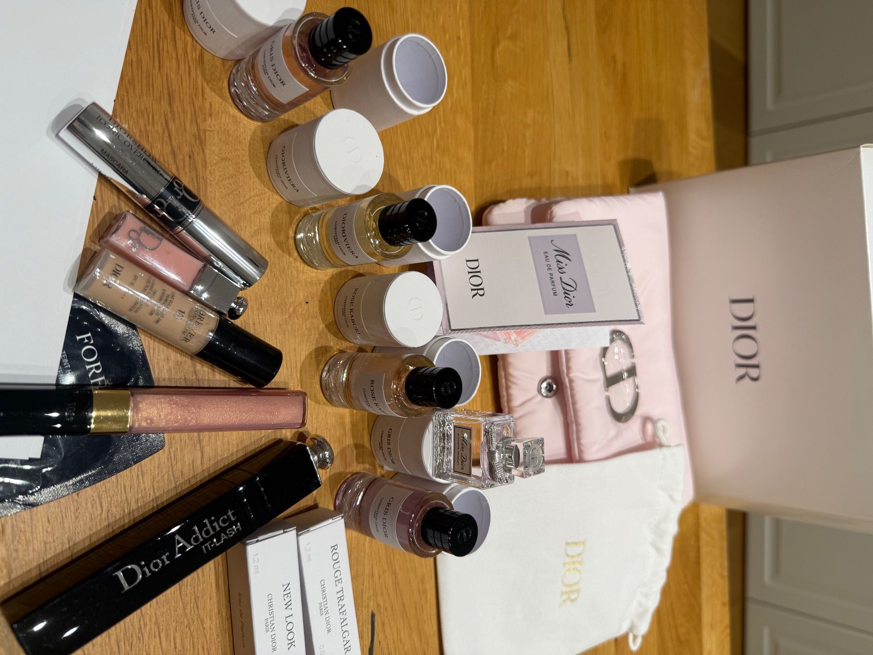 Make-up: Dior/Chanel ( Dior Privée), Hermes privée – Usato da St-leonard venduto da Lilliii 3