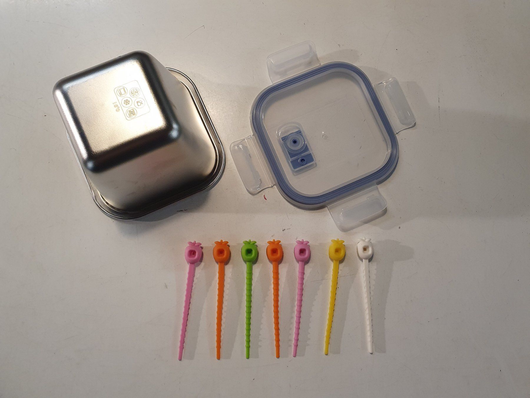 Tupperware Contenitori & Simili: Gefrierbox Chromstahl mit Gummibriden – Usato da Zürich venduto da loosebone 1