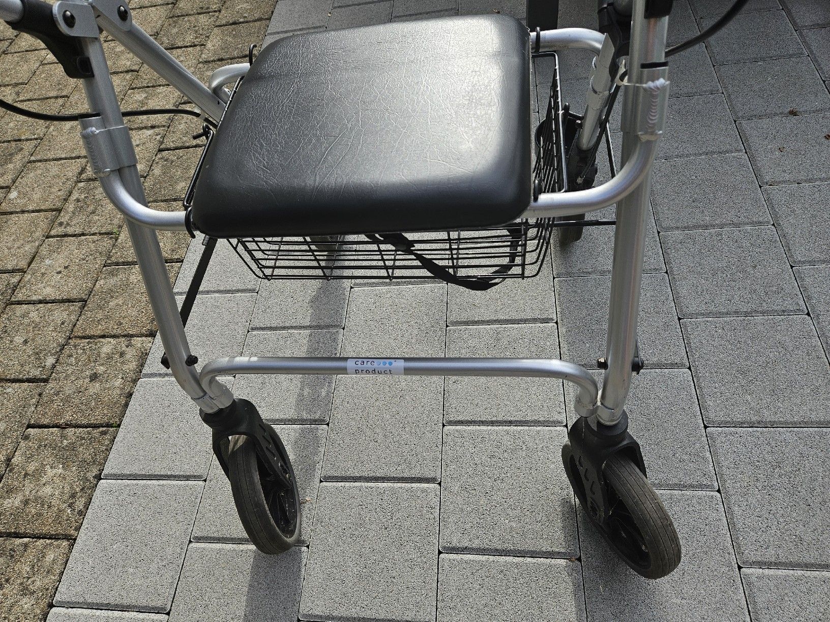 Aides à la marche: Rollator Nova mit Sitz und Korb silber – D'occasion à Turgi par Gruenland 3
