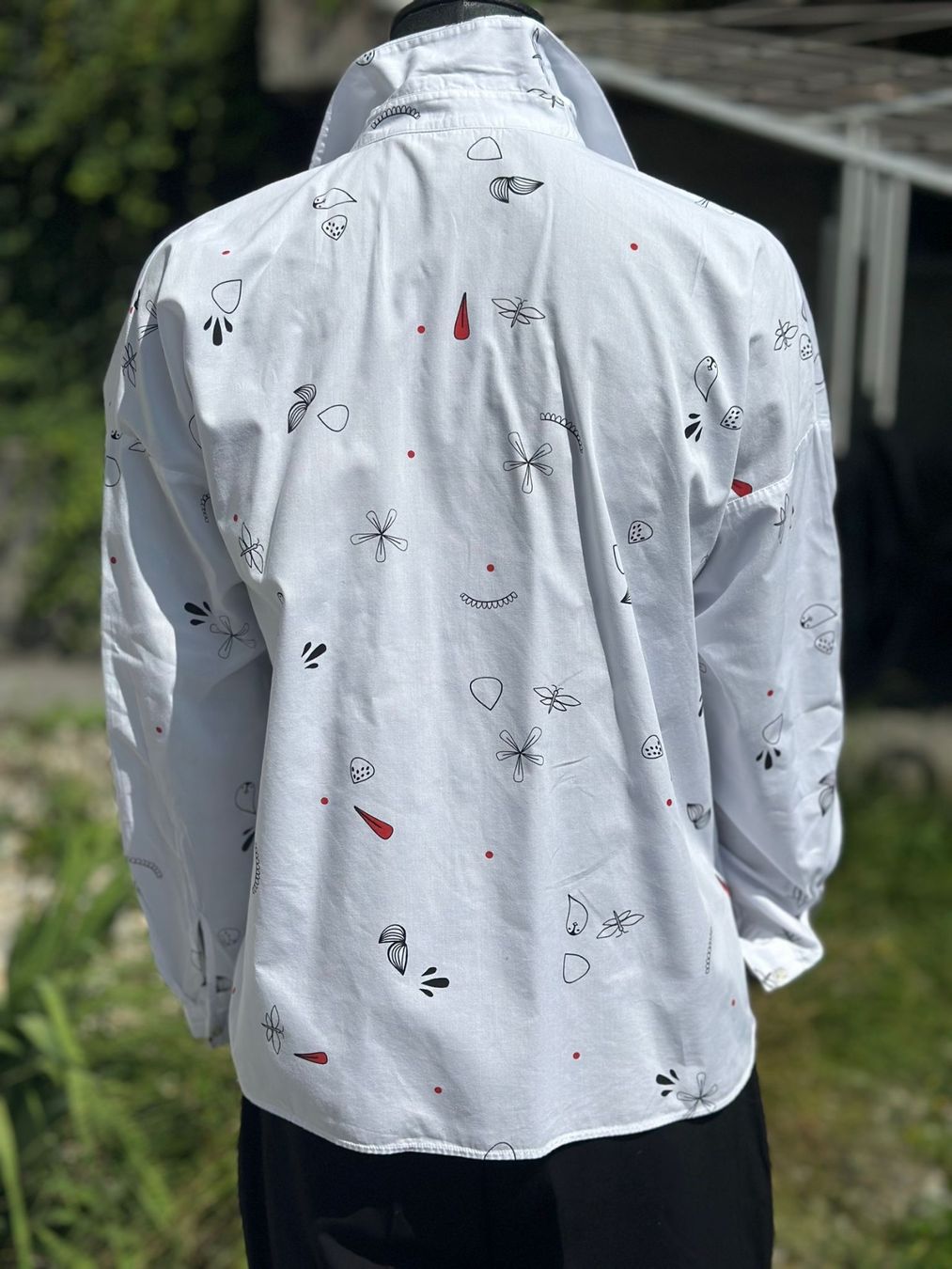 Zara Camicette: Weisse Sommerbluse mit buntem Muster Gr. 38 – Usato da Zufikon venduto da Modestil365 2
