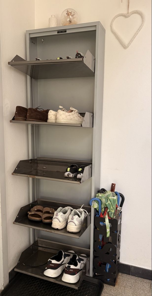 Armadi: Schuhschrank 5 Fächer Metall grau – Usato da St.Gallen venduto da Levantera22 1